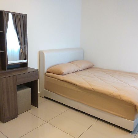 Aliff Avenue 2 Bedroom Homestay Джохор Бахру Екстериор снимка