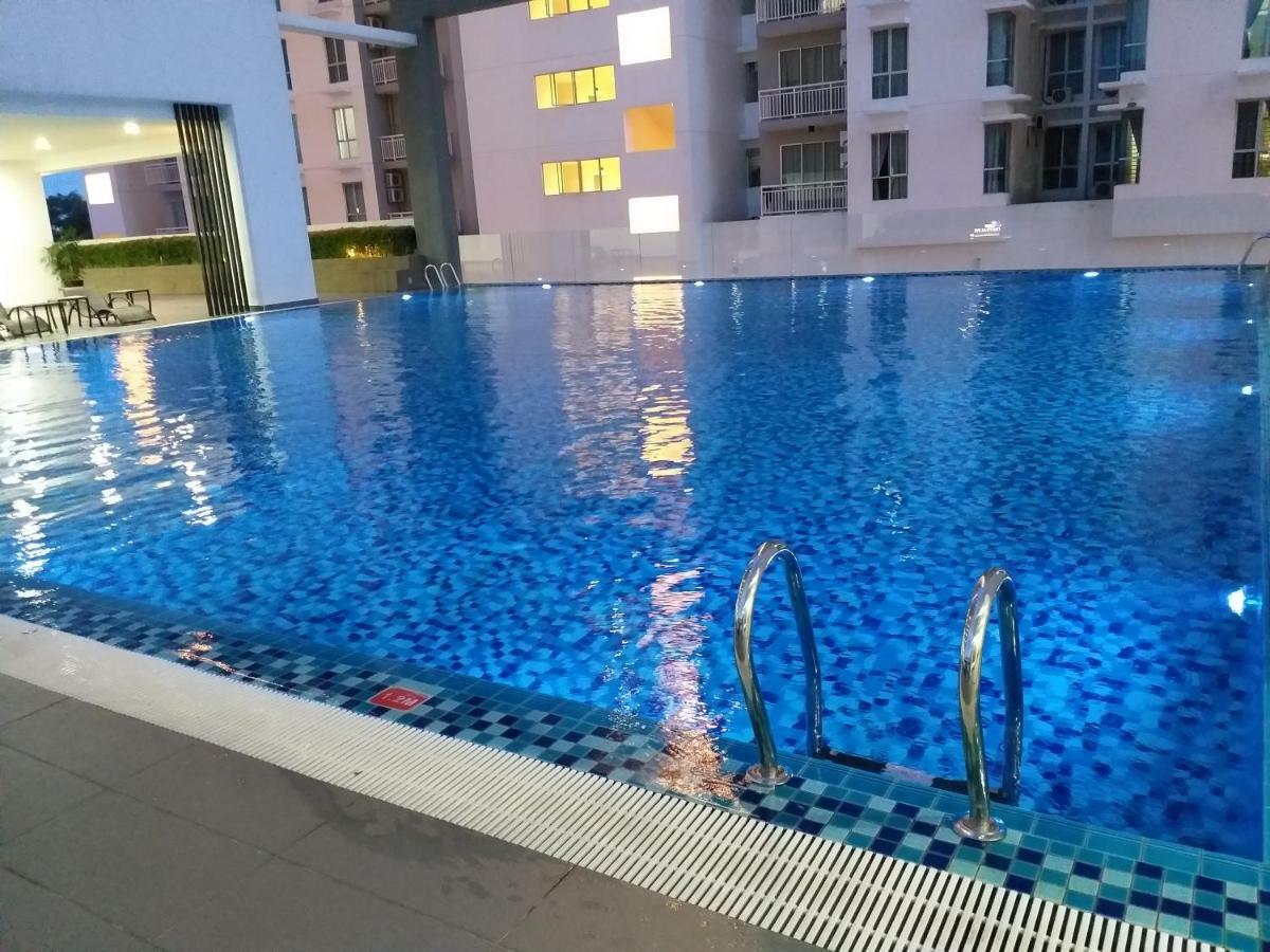 Aliff Avenue 2 Bedroom Homestay Джохор Бахру Екстериор снимка