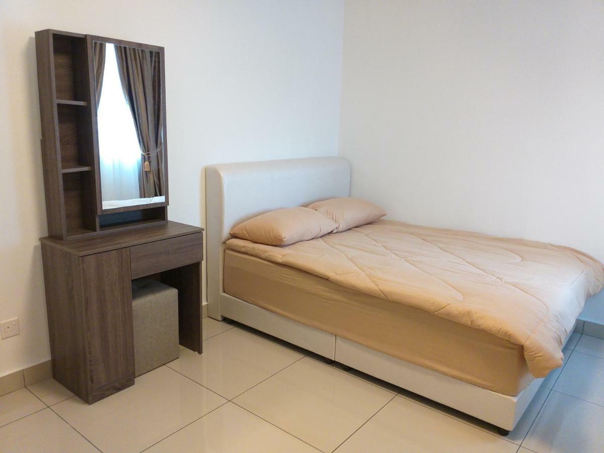 Aliff Avenue 2 Bedroom Homestay Джохор Бахру Екстериор снимка