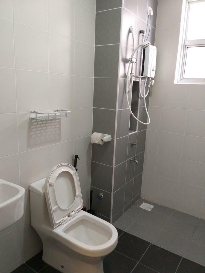 Aliff Avenue 2 Bedroom Homestay Джохор Бахру Екстериор снимка